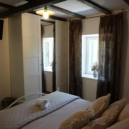 Stone Antika Villa Velika Cista (Split-Dalmatia)
