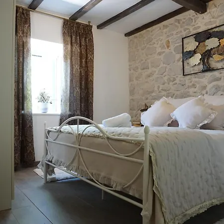 Stone Antika Вилла Velika Cista (Split-Dalmatia)